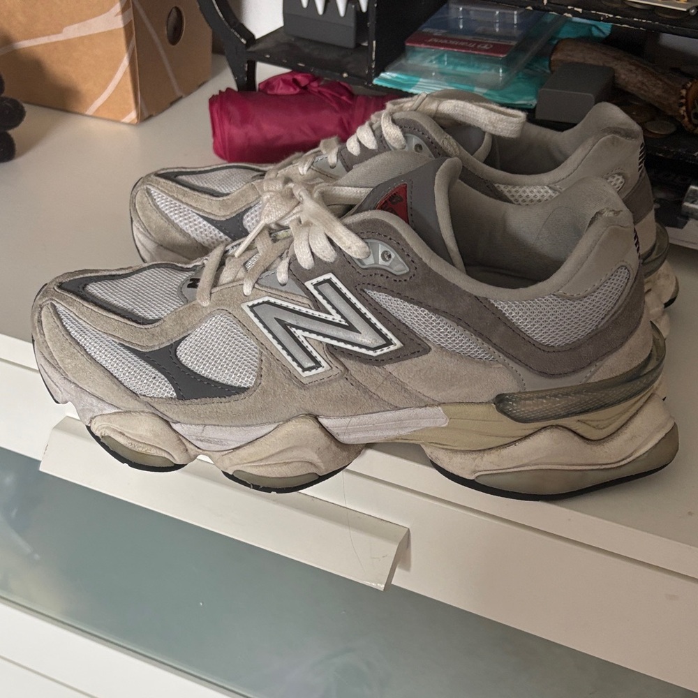 New Balance Gray and White Athletic Shoes men’s 7.5 and women’s 9